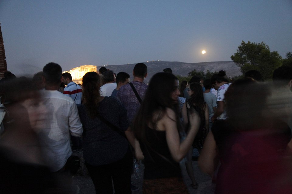 75.000 απήλαυσαν την πανσέληνο από Αρχαιολογικούς χώρους -5.000 βρέθηκαν στο Σούνιο [εικόνες] | iefimerida.gr 1