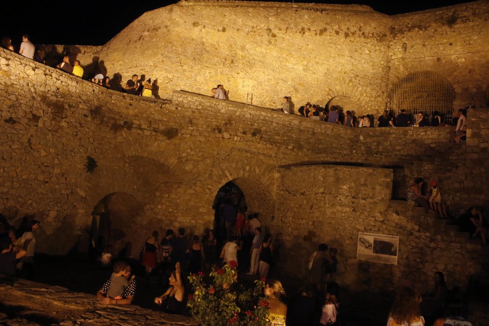 75.000 απήλαυσαν την πανσέληνο από Αρχαιολογικούς χώρους -5.000 βρέθηκαν στο Σούνιο [εικόνες] | iefimerida.gr 5