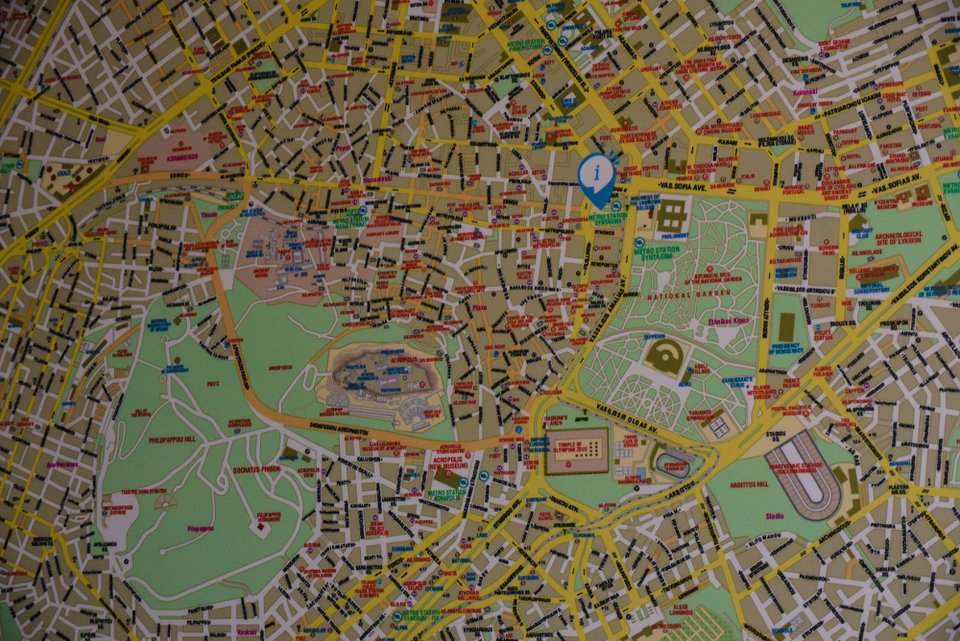 Greeters: Οι εθελοντές που μοιράζουν χάρτες, πληροφορίες και χαμόγελα στους τουρίστες στην Αθήνα [εικόνες] | iefimerida.gr 5