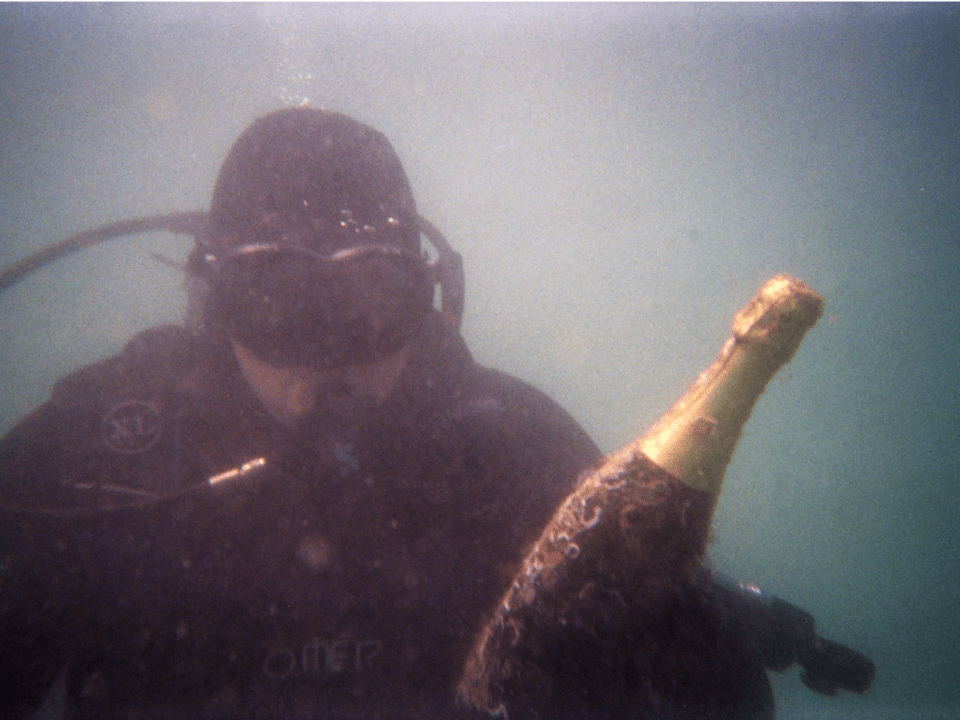 Ονειρεμένο οινοποιείο συντηρεί τα κρασιά κάτω από τη θάλασσα -Βουτάς και πίνεις [εικόνες]  | iefimerida.gr 2