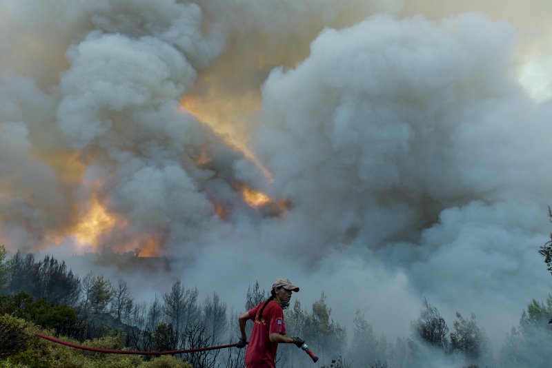 Σε κατάσταση έκτακτης ανάγκης Κάλαμος, Καπανδρίτι, Βαρνάβας -Δύσκολη νύχτα [εικόνες] | iefimerida.gr 4