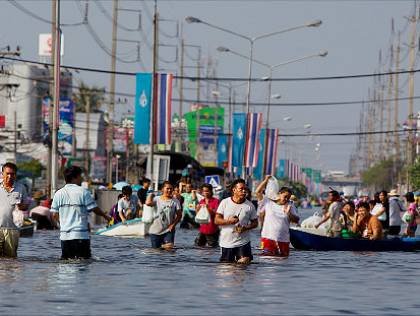 Γέμισαν κροκόδειλους οι δρόμοι της Ταϊλάνδης [εικόνες - βιντεο] | iefimerida.gr 3