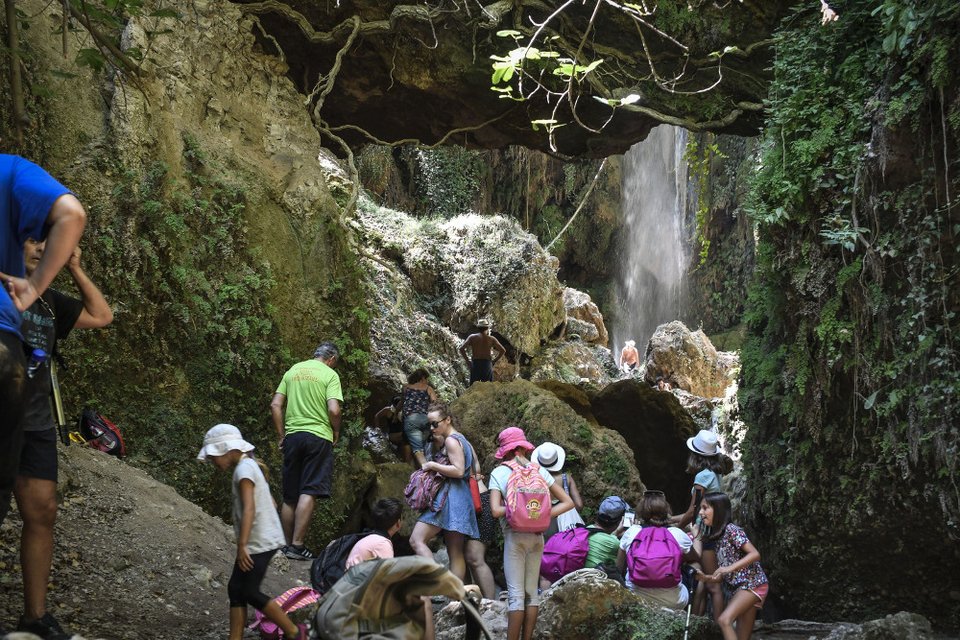 Σκηνικό βγαλμένο από παραμύθι στην Ηλεία -Οι καταρράκτες της Νεμούτας [εικόνες] | iefimerida.gr 9