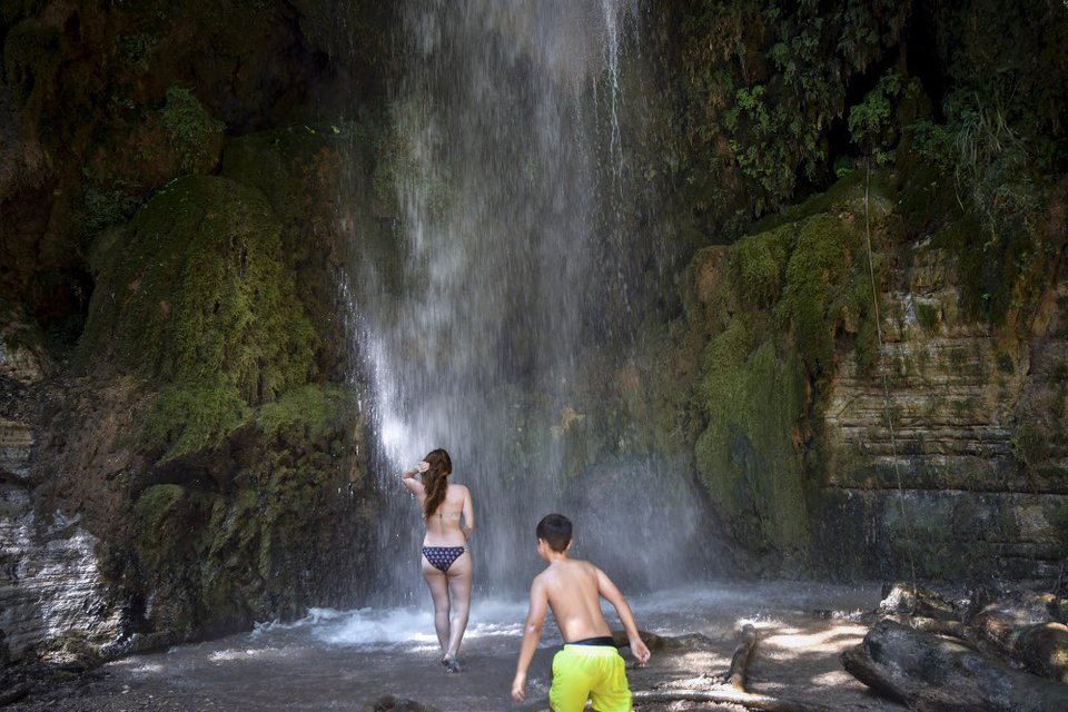 Σκηνικό βγαλμένο από παραμύθι στην Ηλεία -Οι καταρράκτες της Νεμούτας [εικόνες] | iefimerida.gr 8