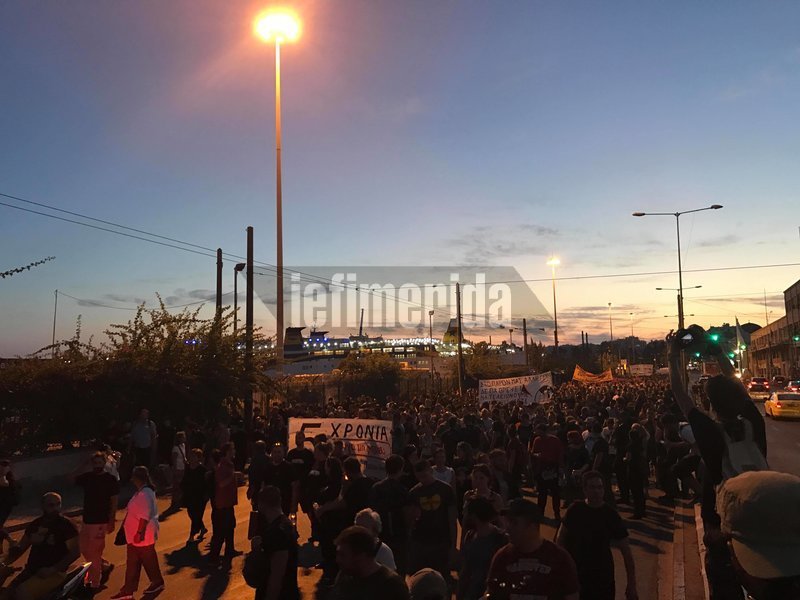 Πορεία στη μνήμη Φύσσα -Επεισόδια σε Πειραιά, Πάτρα και Θεσσαλονίκη [εικόνες & βίντεο] | iefimerida.gr 32