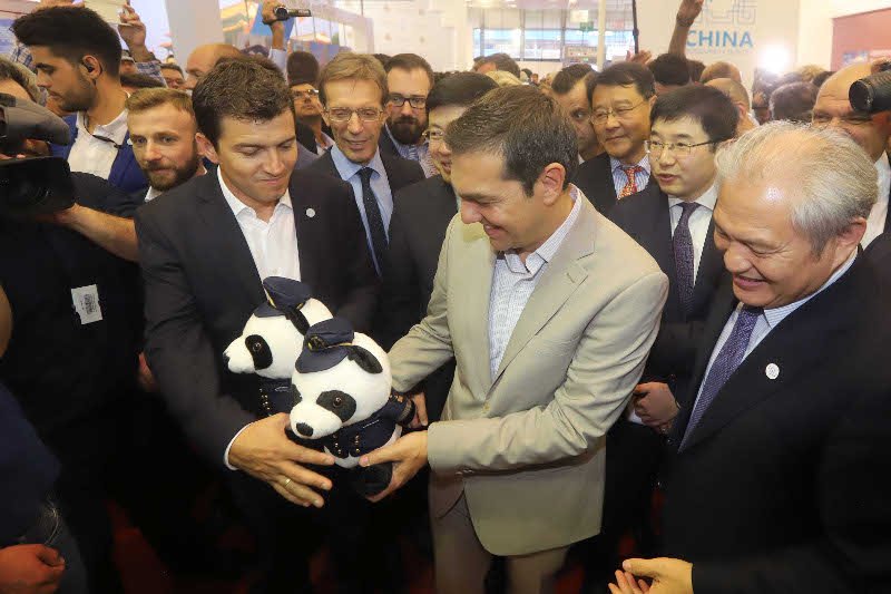 ΔΕΘ: Οι Κινέζοι μέτρησαν την πίεση του Τσίπρα -Το πάντα της COSCO και το τσάι [εικόνες & βίντεο] | iefimerida.gr 0