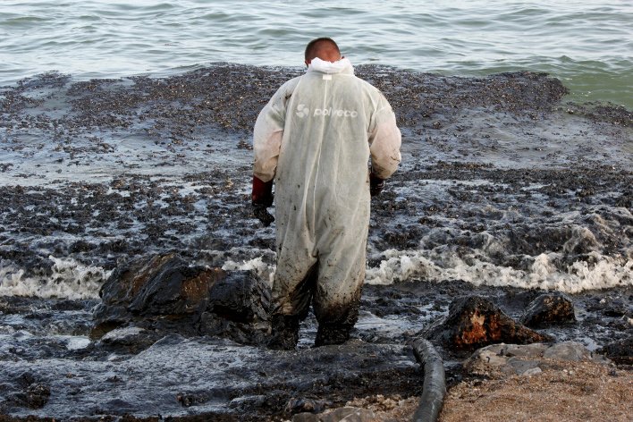 Σοκ από την καταστροφή του Σαρωνικού -Σε ένα μήνα θα καθαρίσει [εικόνες & βίντεο] | iefimerida.gr 7