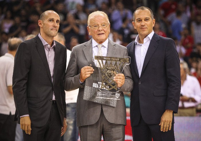 Αποθέωση και υπόκλιση στον μεγάλο Ντούσαν Ιβκοβιτς στο ΣΕΦ [εικόνες & βίντεο] | iefimerida.gr 12