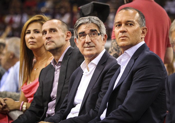 Αποθέωση και υπόκλιση στον μεγάλο Ντούσαν Ιβκοβιτς στο ΣΕΦ [εικόνες & βίντεο] | iefimerida.gr 8