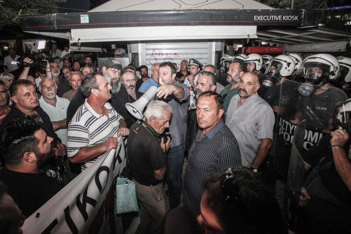 «Θερμή» υποδοχή επεφύλαξαν στον Αλέξη Τσίπρα οι Κρητικοί [εικόνες]  | iefimerida.gr 1