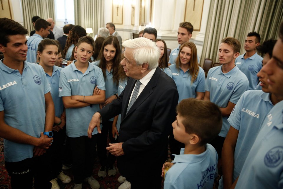 Συνάντηση Παυλόπουλου με πρωταθλητές ιστιοπλόους [εικόνες]  | iefimerida.gr 0