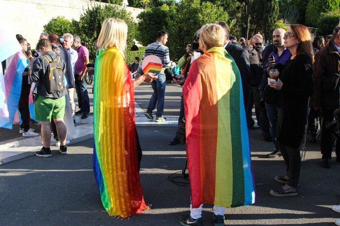 Βίντεο από τη διαμαρτυρία των διεμφυλικών στο Σύνταγμα -H επανεμφάνιση της... Ελένης Λουκά [εικόνες] | iefimerida.gr 4