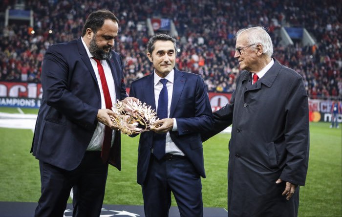 Υπόκλιση στον Ερνέστο Βαλβέρδε -Αποθεώθηκε στο Καραϊσκάκη [εικόνες & βίντεο] | iefimerida.gr 1