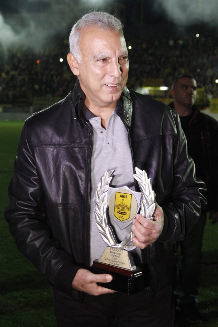 Συγκίνηση και αποθέωση στο Χαριλάου για τον Νίκο Γκάλη [εικόνες] | iefimerida.gr 6