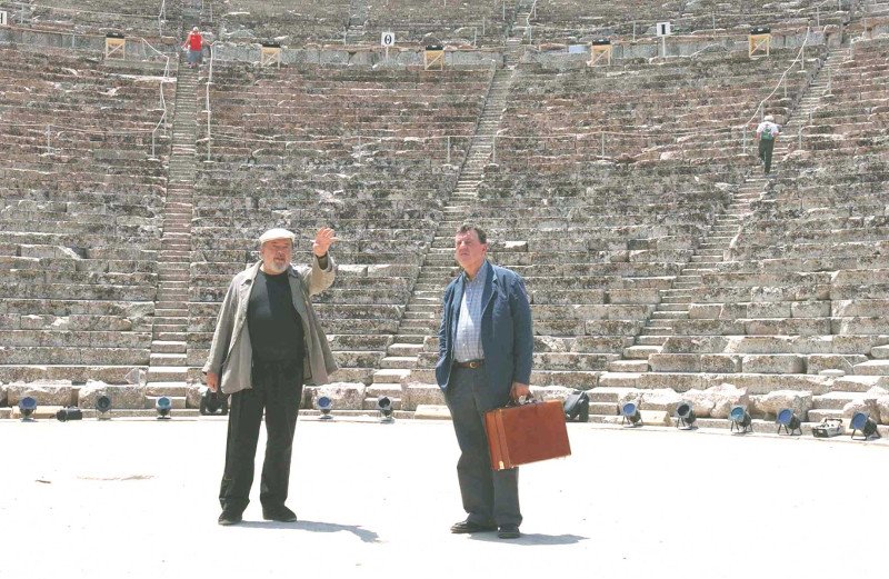 Πέθανε ο σερ Πίτερ Χολ -Ο ξένος σκηνοθέτης με τις περισσότερες παραστάσεις στην Επίδαυρο [εικόνες] | iefimerida.gr 1