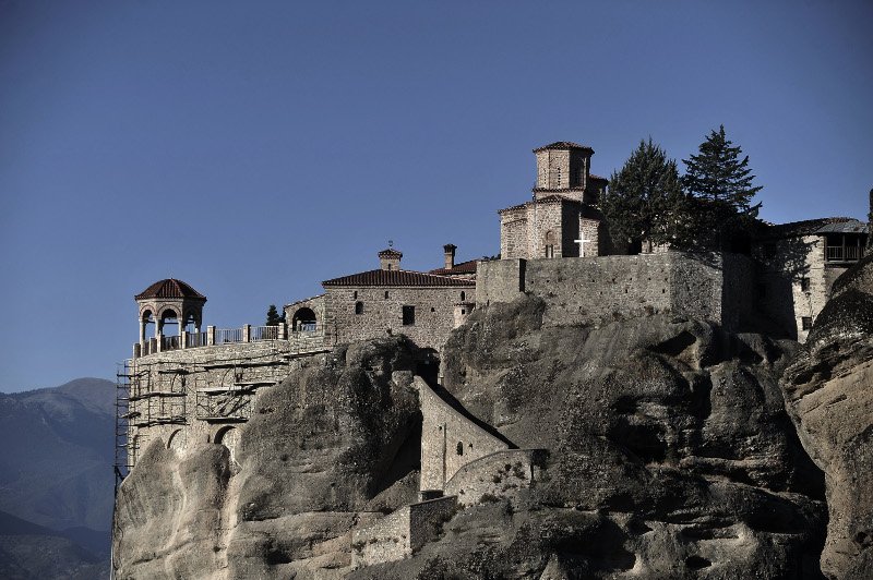Εκστατικό Πάσχα στα Μετέωρα -Σε μοναστήρια που κρέμονται στα βράχια [εικόνες] | iefimerida.gr 5