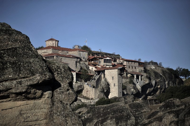 Εκστατικό Πάσχα στα Μετέωρα -Σε μοναστήρια που κρέμονται στα βράχια [εικόνες] | iefimerida.gr 4