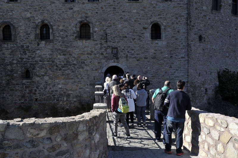 Εκστατικό Πάσχα στα Μετέωρα -Σε μοναστήρια που κρέμονται στα βράχια [εικόνες] | iefimerida.gr 2