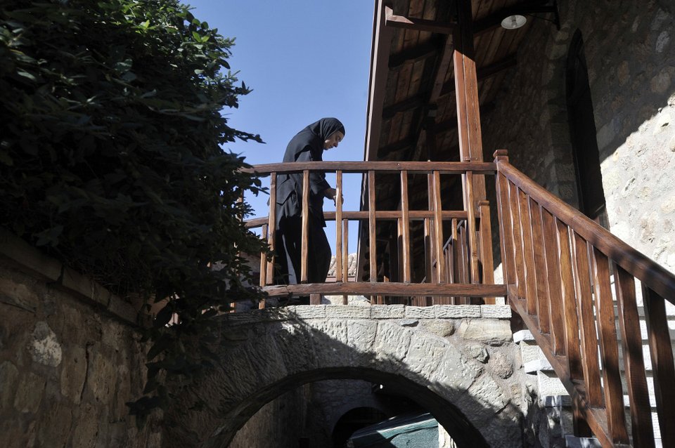 Η απόκοσμα άγρια ομορφιά των Μετεώρων -Οι βράχοι που έγιναν σκηνικό του Game of Thrones [εικόνες] | iefimerida.gr 1