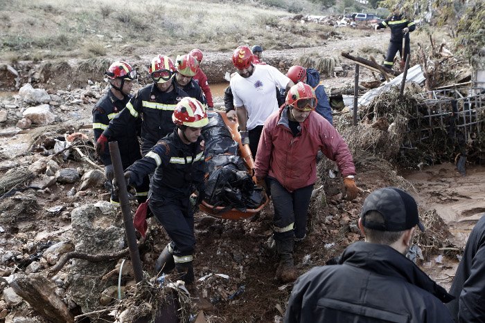 Δυτ. Αττική: Βρήκαν έναν ακόμη νεκρό -20 τα θύματα της πλημμύρας [εικόνες] | iefimerida.gr 1