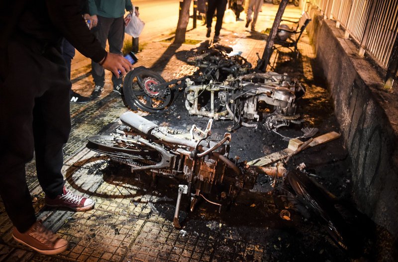 Μπορεί να απολυθεί ο χρυσαυγίτης υπάλληλος της Βουλής -Για τα επεισόδια στο Μετς [εικόνες] | iefimerida.gr 3