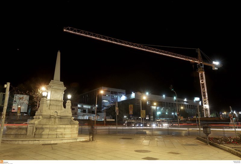 Θεσσαλονίκη: Φωταγωγήθηκαν οι γερανοί στα εργοτάξια του μετρό [βίντεο] | iefimerida.gr 0
