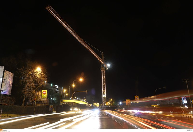 Θεσσαλονίκη: Φωταγωγήθηκαν οι γερανοί στα εργοτάξια του μετρό [βίντεο] | iefimerida.gr 1