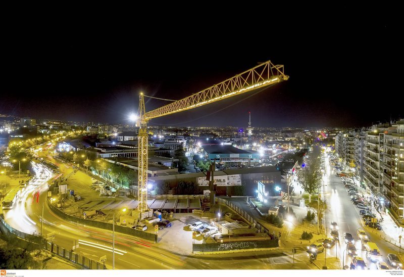 Θεσσαλονίκη: Φωταγωγήθηκαν οι γερανοί στα εργοτάξια του μετρό [βίντεο] | iefimerida.gr 4