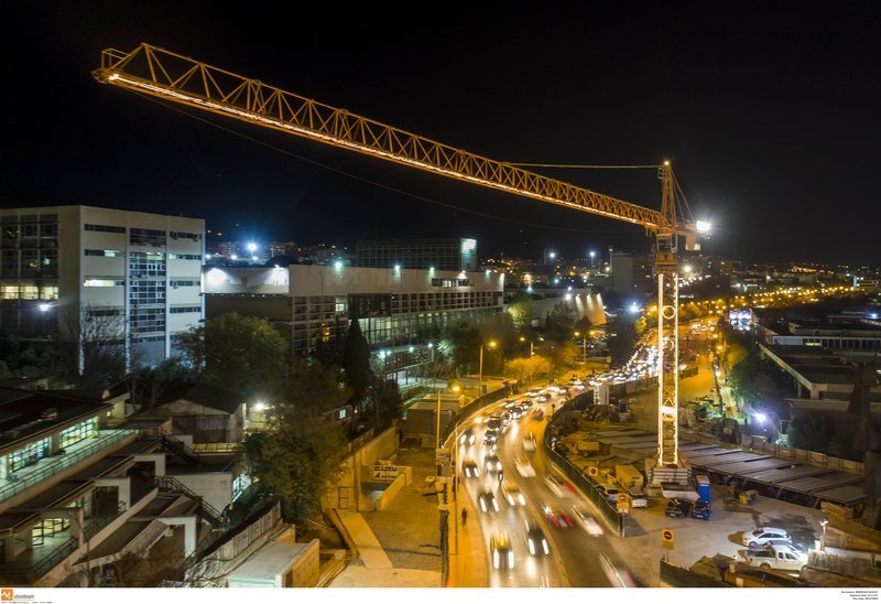 Θεσσαλονίκη: Φωταγωγήθηκαν οι γερανοί στα εργοτάξια του μετρό [βίντεο] | iefimerida.gr 6