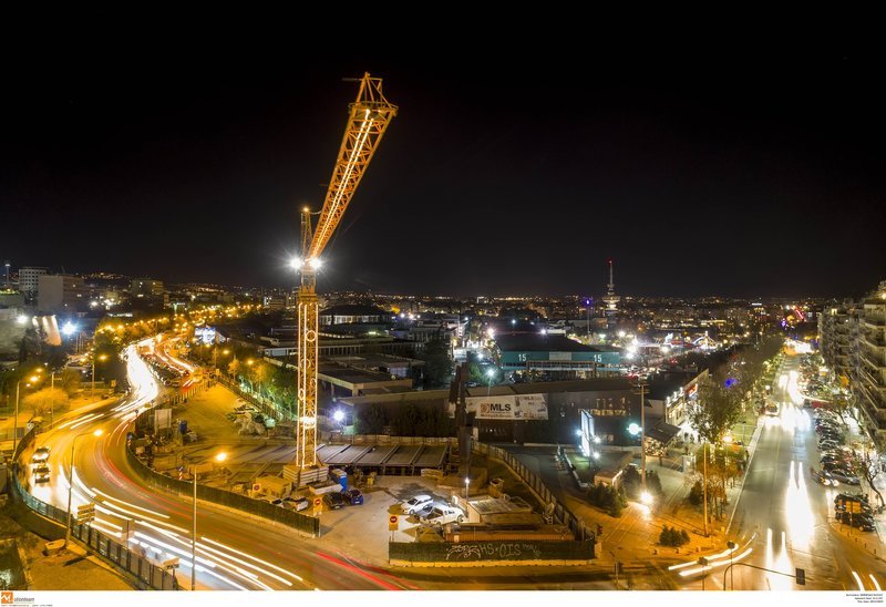 Θεσσαλονίκη: Φωταγωγήθηκαν οι γερανοί στα εργοτάξια του μετρό [βίντεο] | iefimerida.gr 7