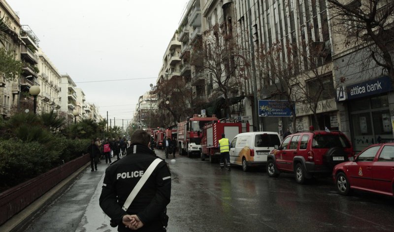 Μεγάλη φωτιά ξέσπασε σε ακατοίκητο νεοκλασικό κτίριο στην Πατησίων -Εκκενώθηκε διπλανή πολυκατοικία [εικόνες]  | iefimerida.gr 3