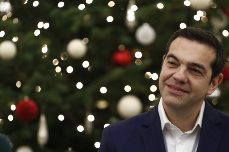 Ο Τσίπρας ανάμεσα σε μαθητές -Του έψαλαν τα κάλαντα στο Μαξίμου! [εικόνες] | iefimerida.gr 8