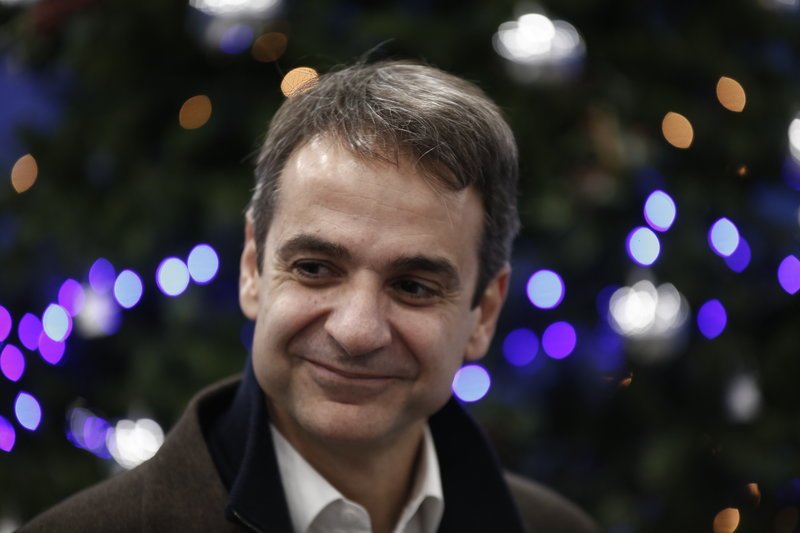 Μαντινάδες και κάλαντα στην Πειραιώς -Βρακοφόροι και πρόσκοποι «τα είπαν» στον Κυριάκο Μητσοτάκη [εικόνες] | iefimerida.gr 14