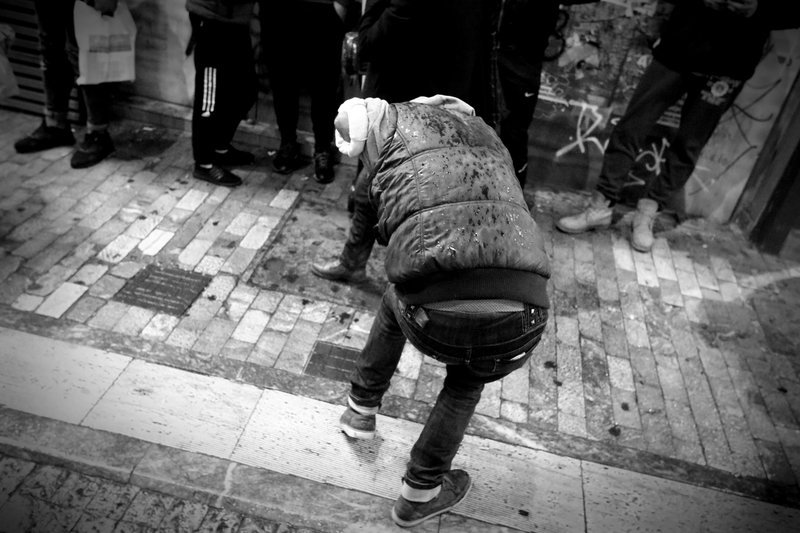 Οι δύο όψεις της γιορτινής Αθήνας -Φώτα, στολισμοί και άστεγοι [εικόνες] | iefimerida.gr 6