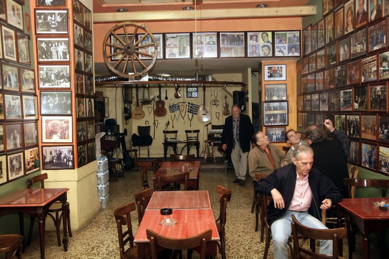 Σε αυτό το στέκι του κλαρίνου στην Ομόνοια ο χρόνος φαίνεται να έχει σταματήσει [εικόνες] | iefimerida.gr 2