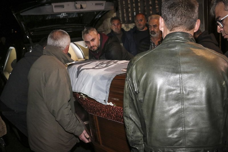 H Κρήτη αποχαιρετά τον Ευγένιο Γκέραρντ -Σε λαϊκό προσκύνημα η σορός του [εικόνες] | iefimerida.gr 8