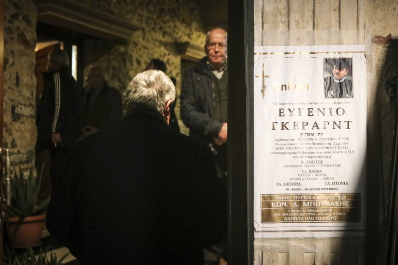 H Κρήτη αποχαιρετά τον Ευγένιο Γκέραρντ -Σε λαϊκό προσκύνημα η σορός του [εικόνες] | iefimerida.gr 6