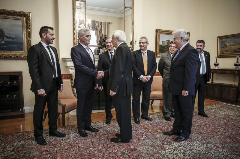 Παυλόπουλος: Οι μικρομεσαίες επιχειρήσεις παραμένουν η ραχοκοκαλιά της οικονομίας μας [εικόνες] | iefimerida.gr 4