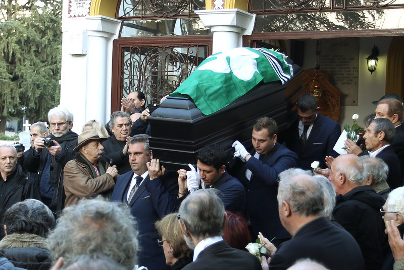 Το «αντίο» στον Τάκη Λουκανίδη είπε το ποδόσφαιρο -«Λύγισαν» Δομάζος και Γιαννακόπουλος [εικόνες] | iefimerida.gr 0