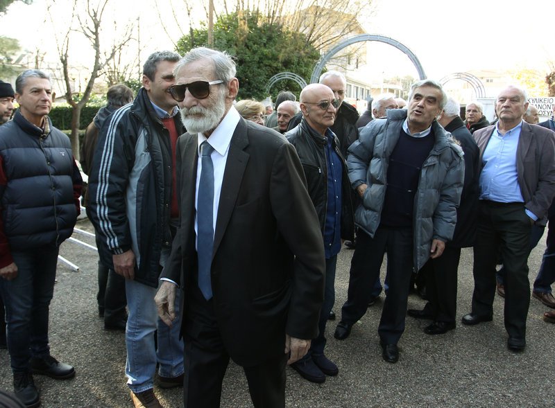 Το «αντίο» στον Τάκη Λουκανίδη είπε το ποδόσφαιρο -«Λύγισαν» Δομάζος και Γιαννακόπουλος [εικόνες] | iefimerida.gr 5