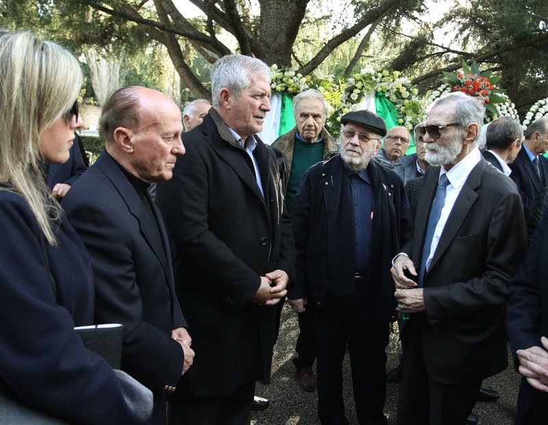 Το «αντίο» στον Τάκη Λουκανίδη είπε το ποδόσφαιρο -«Λύγισαν» Δομάζος και Γιαννακόπουλος [εικόνες] | iefimerida.gr 9