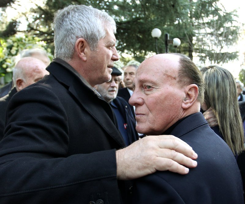 Το «αντίο» στον Τάκη Λουκανίδη είπε το ποδόσφαιρο -«Λύγισαν» Δομάζος και Γιαννακόπουλος [εικόνες] | iefimerida.gr 15