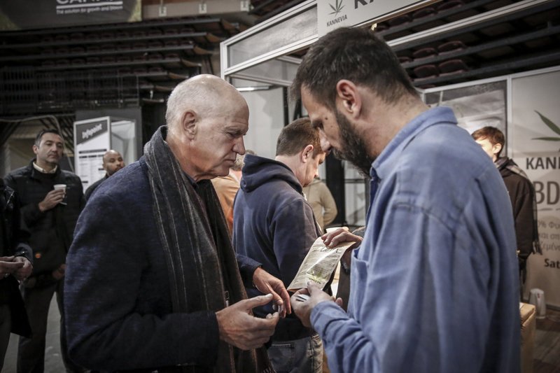 Γιώργος Παπανδρέου και Νίκος Καρανίκας στην πρώτη έκθεση κάνναβης στην Ελλάδα [εικόνες] | iefimerida.gr 1