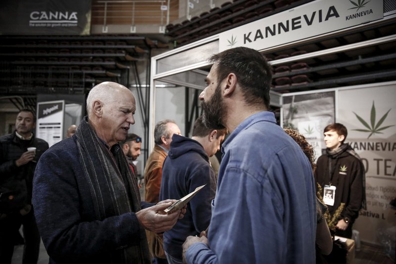 Γιώργος Παπανδρέου και Νίκος Καρανίκας στην πρώτη έκθεση κάνναβης στην Ελλάδα [εικόνες] | iefimerida.gr 2