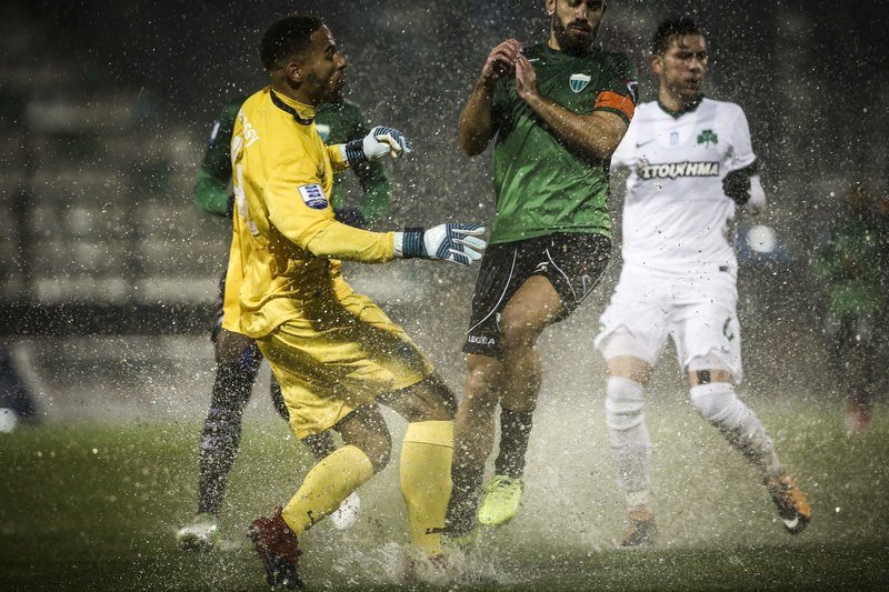 Οριστική αναβολή στο Λεβαδειακός-Παναθηναϊκός λόγω βροχόπτωσης -«Πισίνα» το γήπεδο [εικόνες] | iefimerida.gr 5