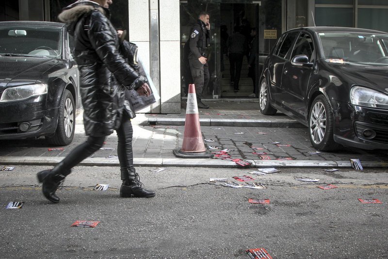 Ντου του Ρουβίκωνα στο ΥΠΟΙΚ -Εφτασαν στο γραφείο του Τσακαλώτου -Καμία σύλληψη [εικόνες & βίντεο] | iefimerida.gr 10