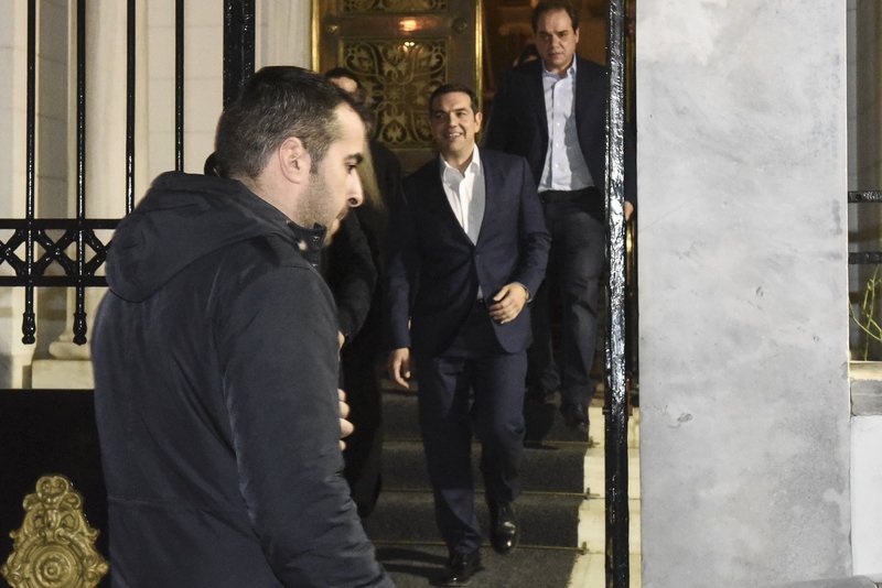 Αποκλειστικό: Ο Τσίπρας συνάντησε τον Αρχιεπίσκοπο Ιερώνυμο για το Σκοπιανό [εικόνες] | iefimerida.gr 1