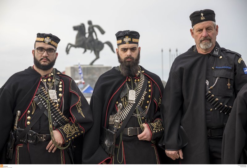 Η Θεσσαλονίκη σε ρυθμούς συλλαλητηρίου: «Μακεδονομάχοι», δερμάτινα και μηνύματα προς τον Νίμιτς [εικόνες] | iefimerida.gr 6