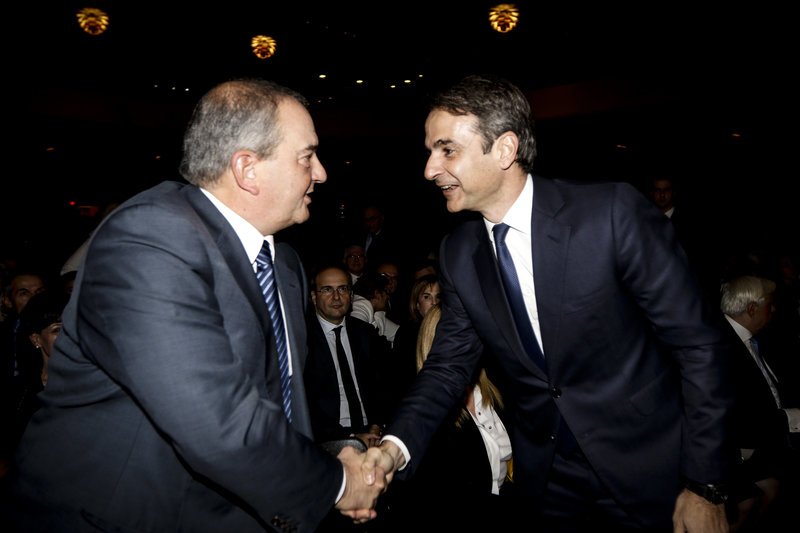 Ολος ο πολιτικός κόσμος τίμησε τη μνήμη του Γιάννη Κεφαλογιάννη -Συγκίνηση και πηγαδάκια [εικόνες] | iefimerida.gr 12