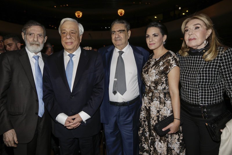 Ολος ο πολιτικός κόσμος τίμησε τη μνήμη του Γιάννη Κεφαλογιάννη -Συγκίνηση και πηγαδάκια [εικόνες] | iefimerida.gr 8